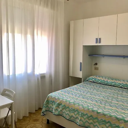 Hotel Elena Garni *