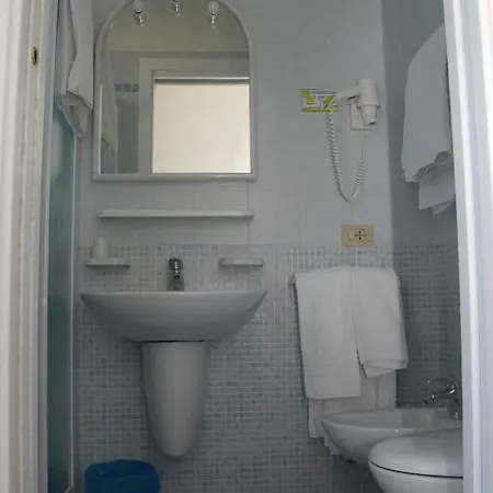 Elena Garni Hotel *