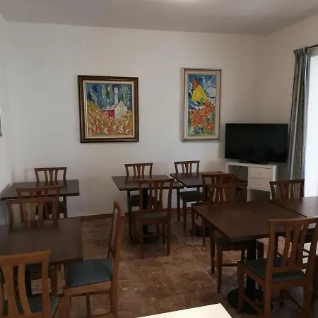 Hotel Elena Garni